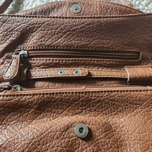*SOLD*Nine West Genuine Leather Purse - Picture 3 of 9
